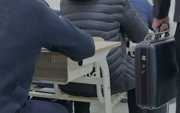 استخدام حقيبة في الامتحانات حققت نجاحاً