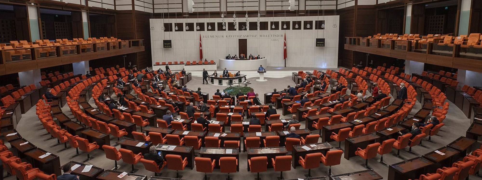 داوای لابردنی پارێزبەندیی هاوسەرۆکان و 16 پەرلەمانتاری دەم پارتی دەکرێ