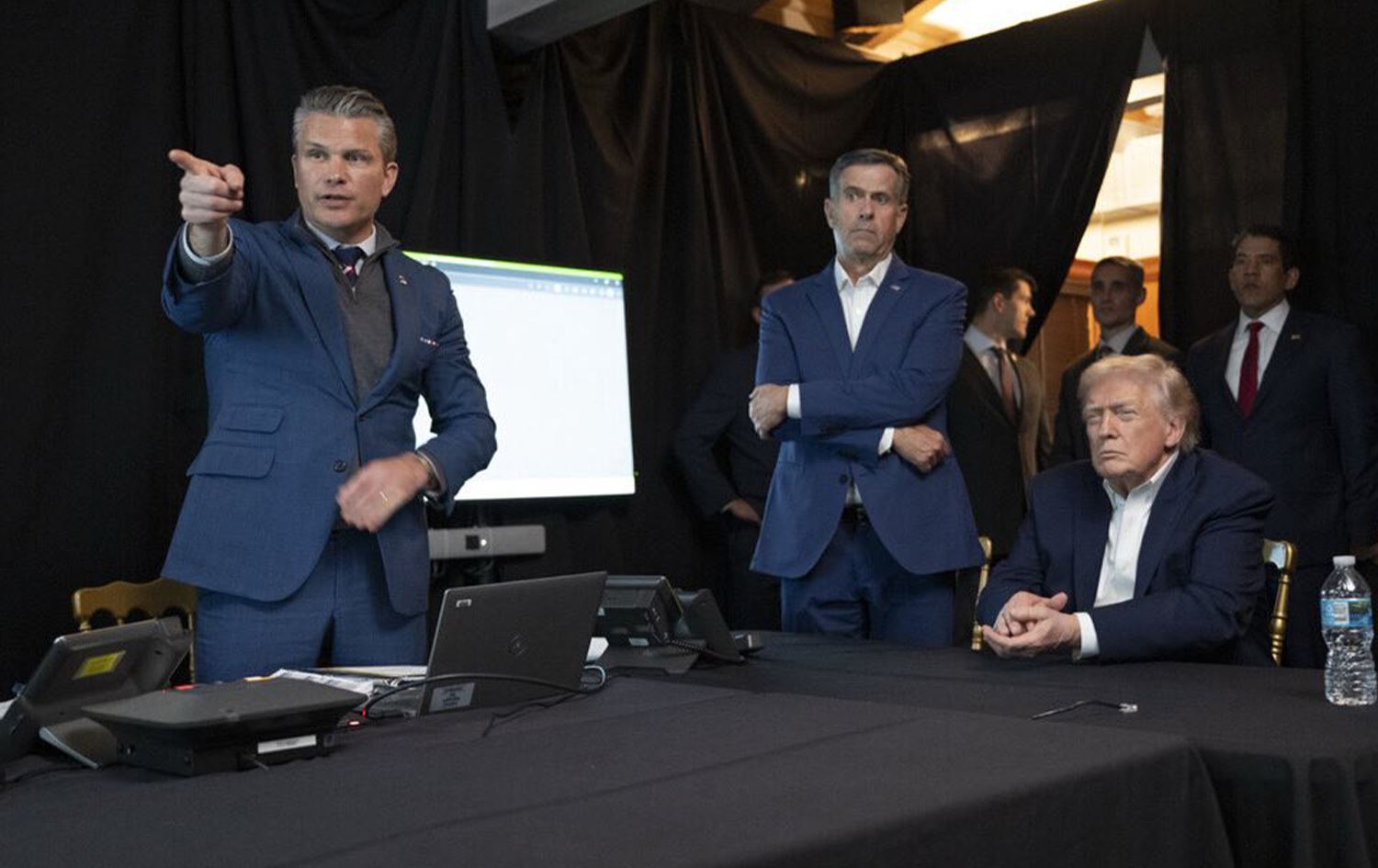 Donald Trump tevî wezîrên xwe operasyona Maduro dişoipîne\ Wêne: AFP