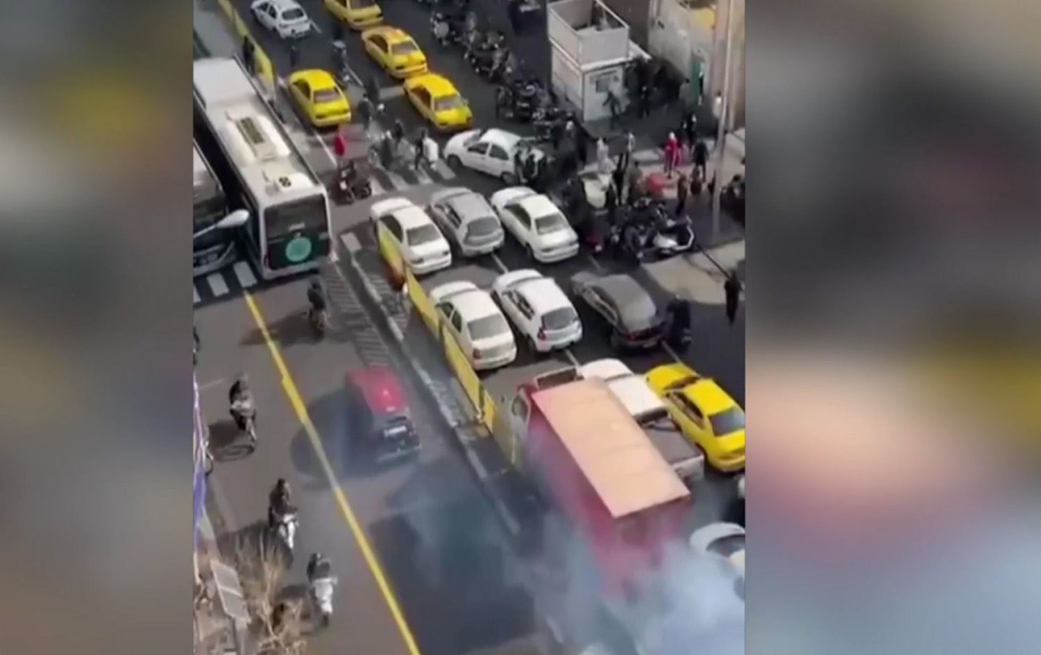 گردبوونەوەکانی ئێران بەردەوامن