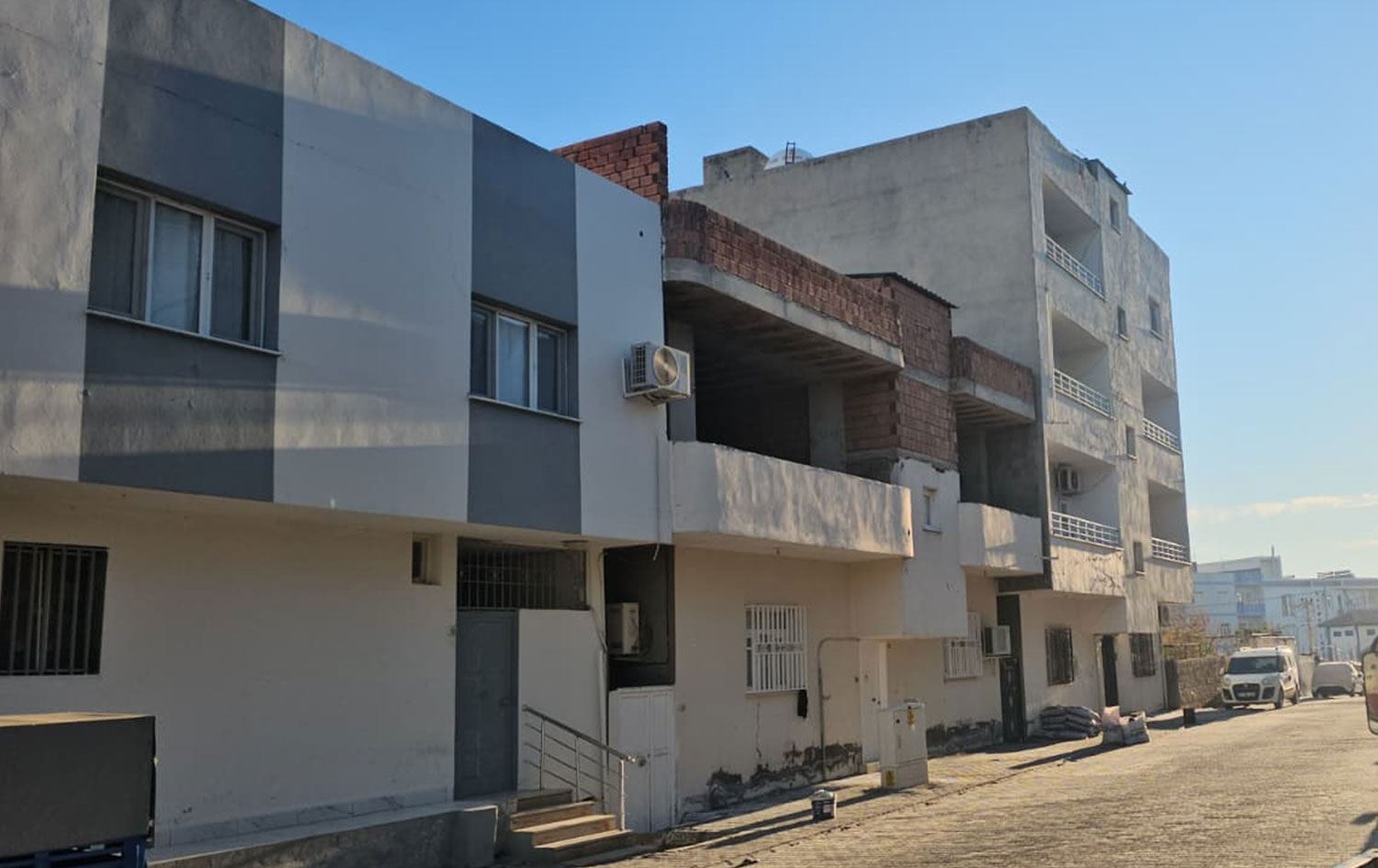 Kız kardeşler evlerinde ölü bulundu /  Foto: AA