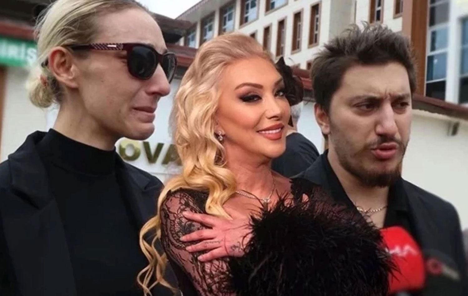 Şarkıcı Güllü ve çocukları / Arşiv