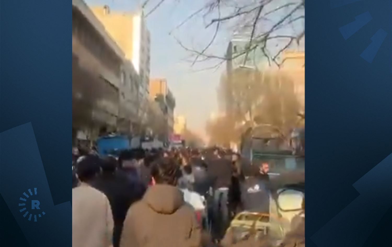 هۆکاری نەبوونی ئینتەرنێ، خۆپێشاندانە.