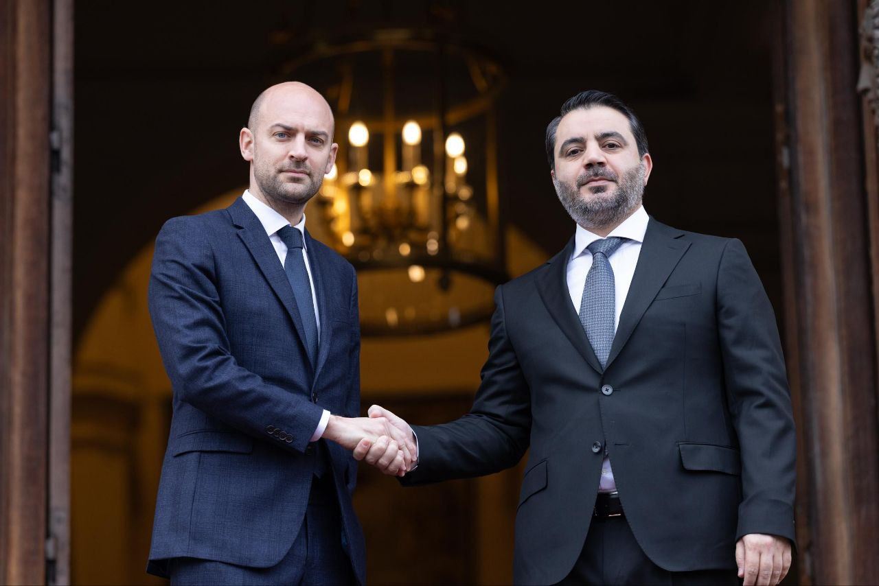 Syrian Foreign Minister Asaad al-Shaibani (right) shaking hands with his French counterpart Jean-Noel Barrot in Paris on Monday, January 5, 2026. Photo: SANA