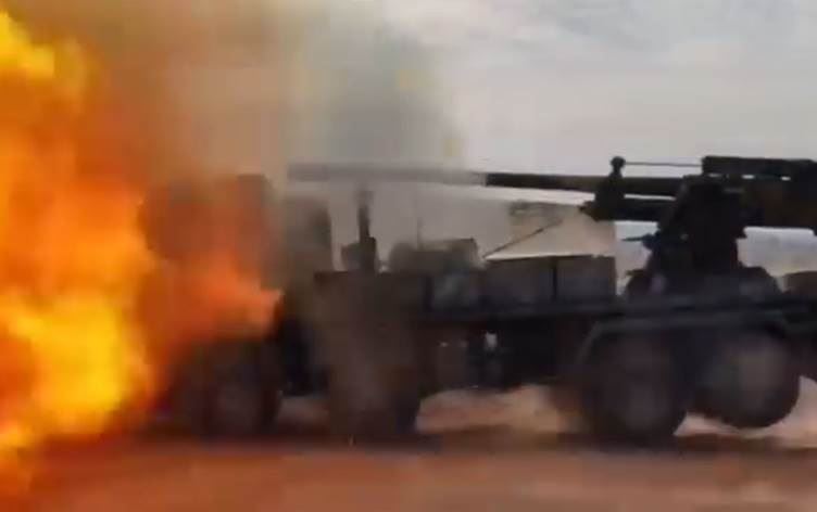 جانب من القصف من قبل 