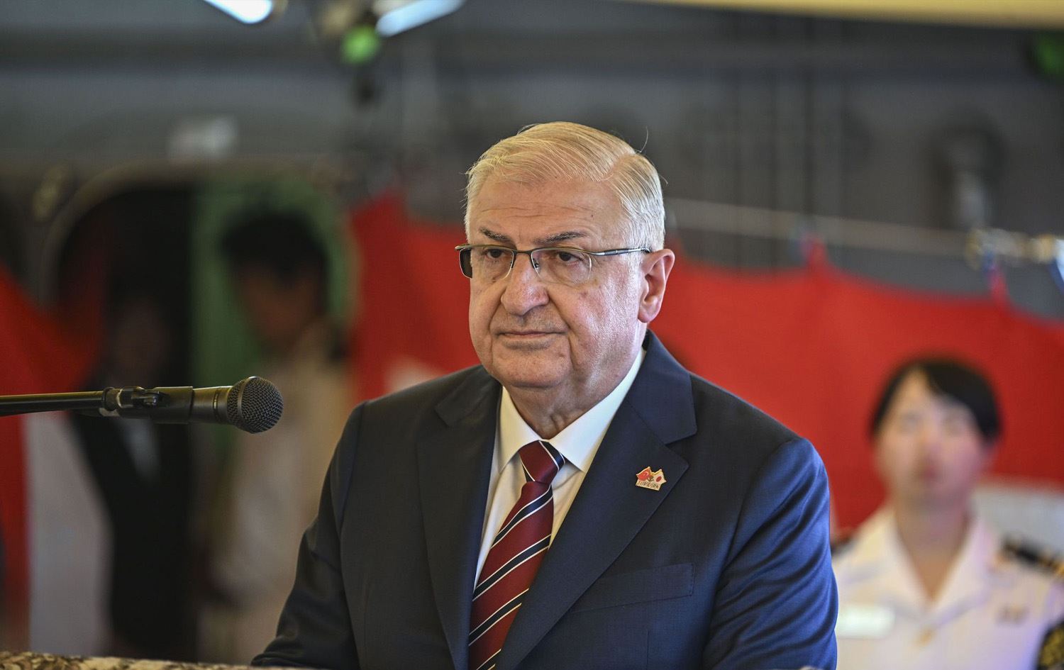 یاشار گولەر، وەزیری بەرگریی تورکیا