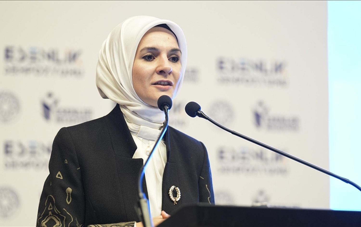 ماهینور ئۆزدەمیر گۆکتاش، وەزیری خێزان و کاروباری کۆمەڵایەتیی تورکیا