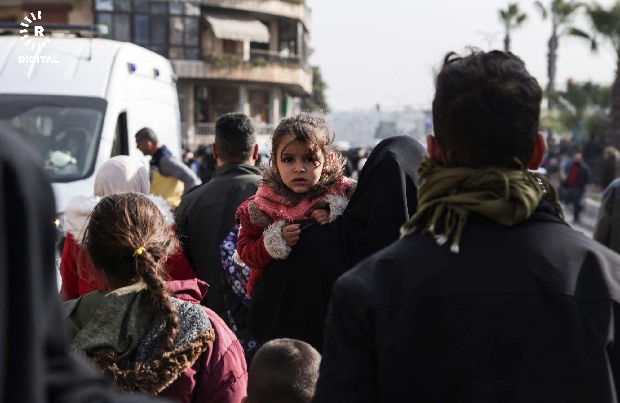 ئاوارەبوونی هاونیشتمانییان لە هەردوو گەڕەکە کوردییەکەی حەلەب. وێنە: AFP