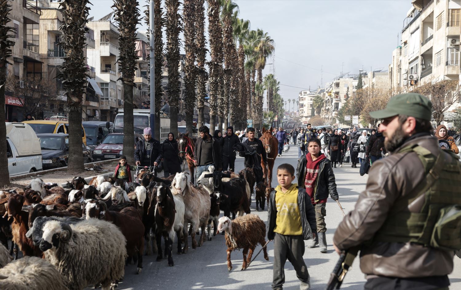 Şam Yönetimi’nden Halep açıklaması: 'Kürtleri korumak bizim görevimiz, halk bize sığınıyor'  