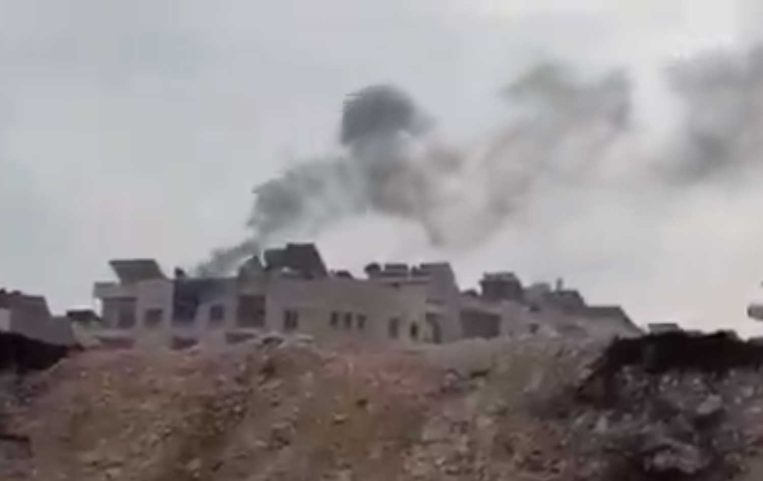 دیمەنێکی رووبەڕووبوونەوەی ئەم ئێوارەیەی ئاسایشی ناوخۆ و سوپای عەرەبیی سووریا