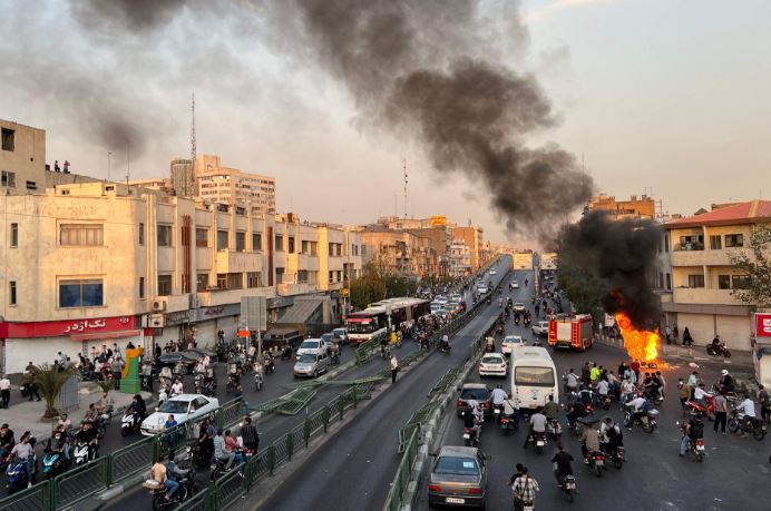 دیمەنێکی ناڕەزایەتییەکان لە تارانی پایتەختی ئێران. وێنە: Getty Images