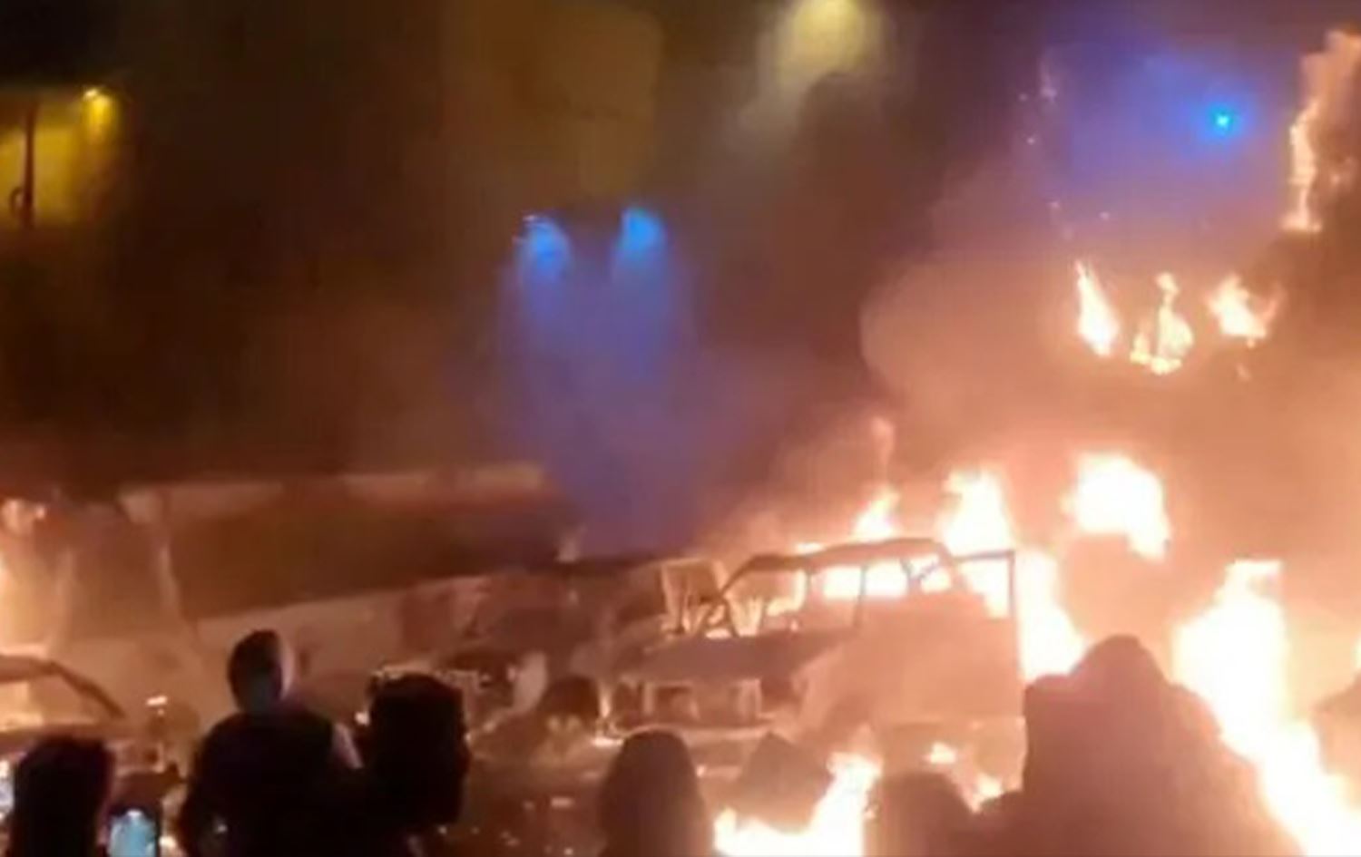 في يومها الرابع عشر.. الاحتجاجات في إيران مستمرة وسط مخاوف من تصعيد القمع