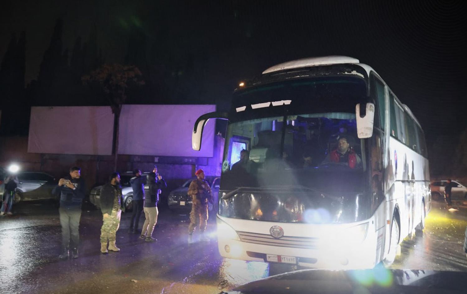 دیمەنێکی بردنە دەرەوەی شەڕڤانان. وێنە: ئاژانسی سانا