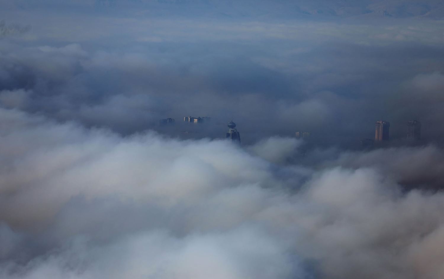 دیمەنێکی هەور لە ئاسمانی شاری سلێمانی. وێنە: حەیدەر عومەر - رووداو