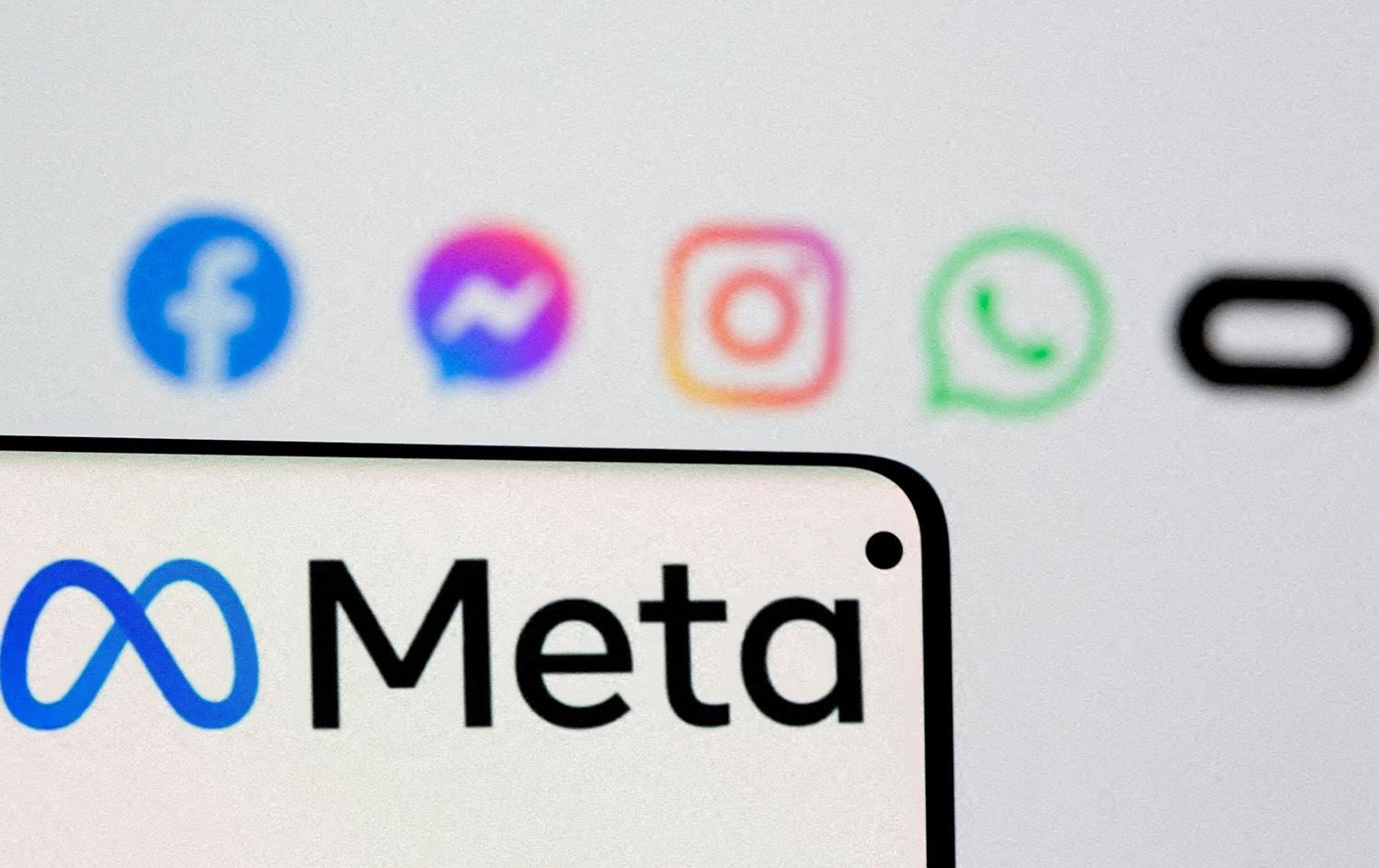 شعار "ميتا" ومنصاتها-Reuters