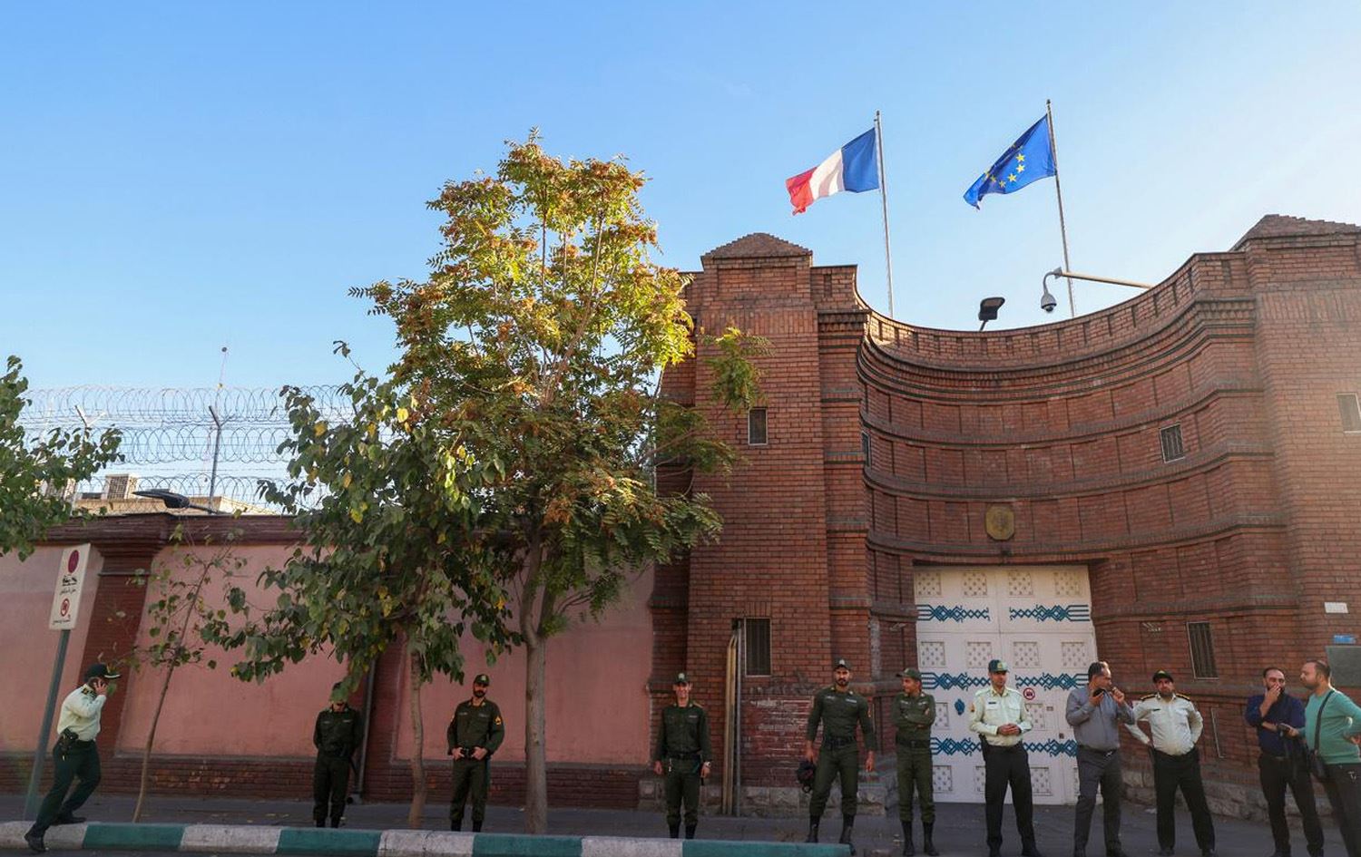  باڵیۆزخانەی فەرەنسا لە ئێران.