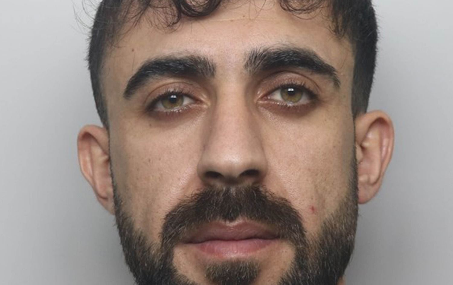 لە بەریتانیا پەناخوازێکی کورد بە تاوانی 'دەستدرێژیی سێکسی' سزا درا