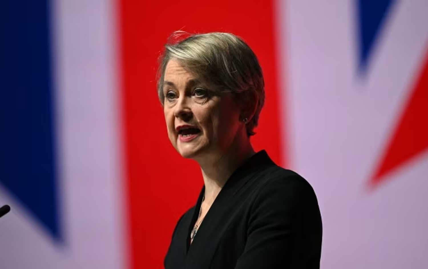İngiltere İçişleri Bakanı Yvette Cooper