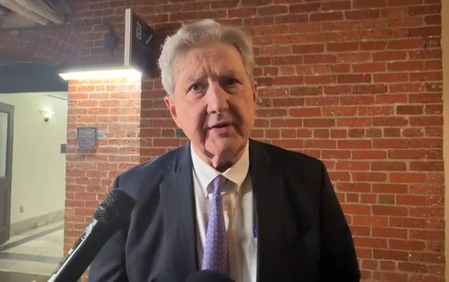 السيناتور الأميركي الجمهوري جون كينيدي