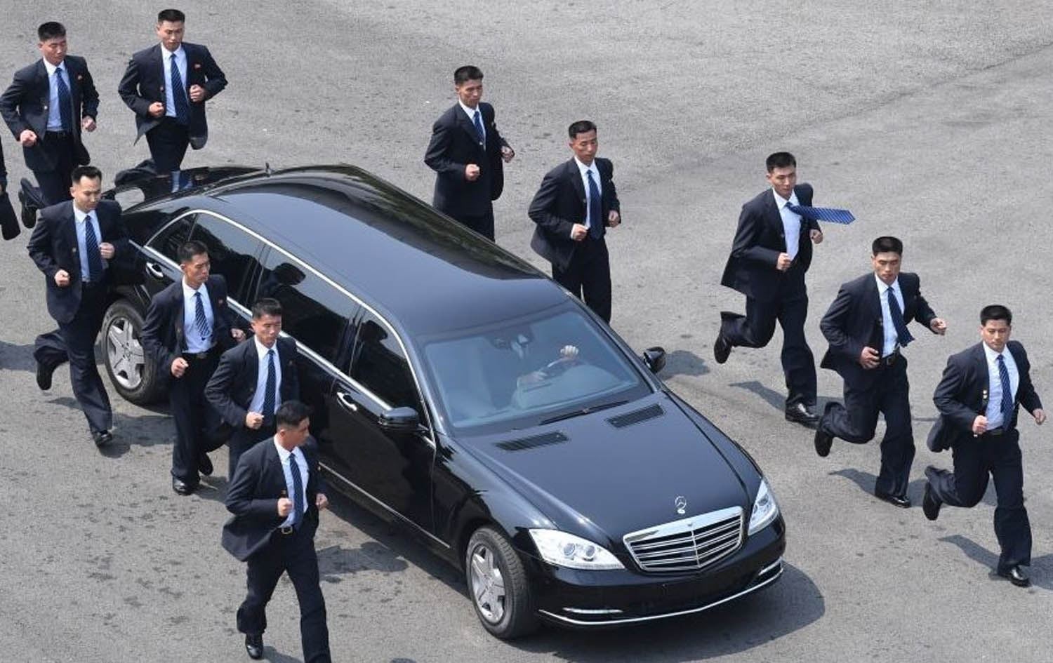 Güney Kore Birleşme Bakanlığı, Kuzey Kore lideri Kim Jong-un’un kendisine yönelik bir suikast girişiminden endişe ettiği için en üst düzey üç güvenlik yetkilisini değiştirdiğini açıkladı.