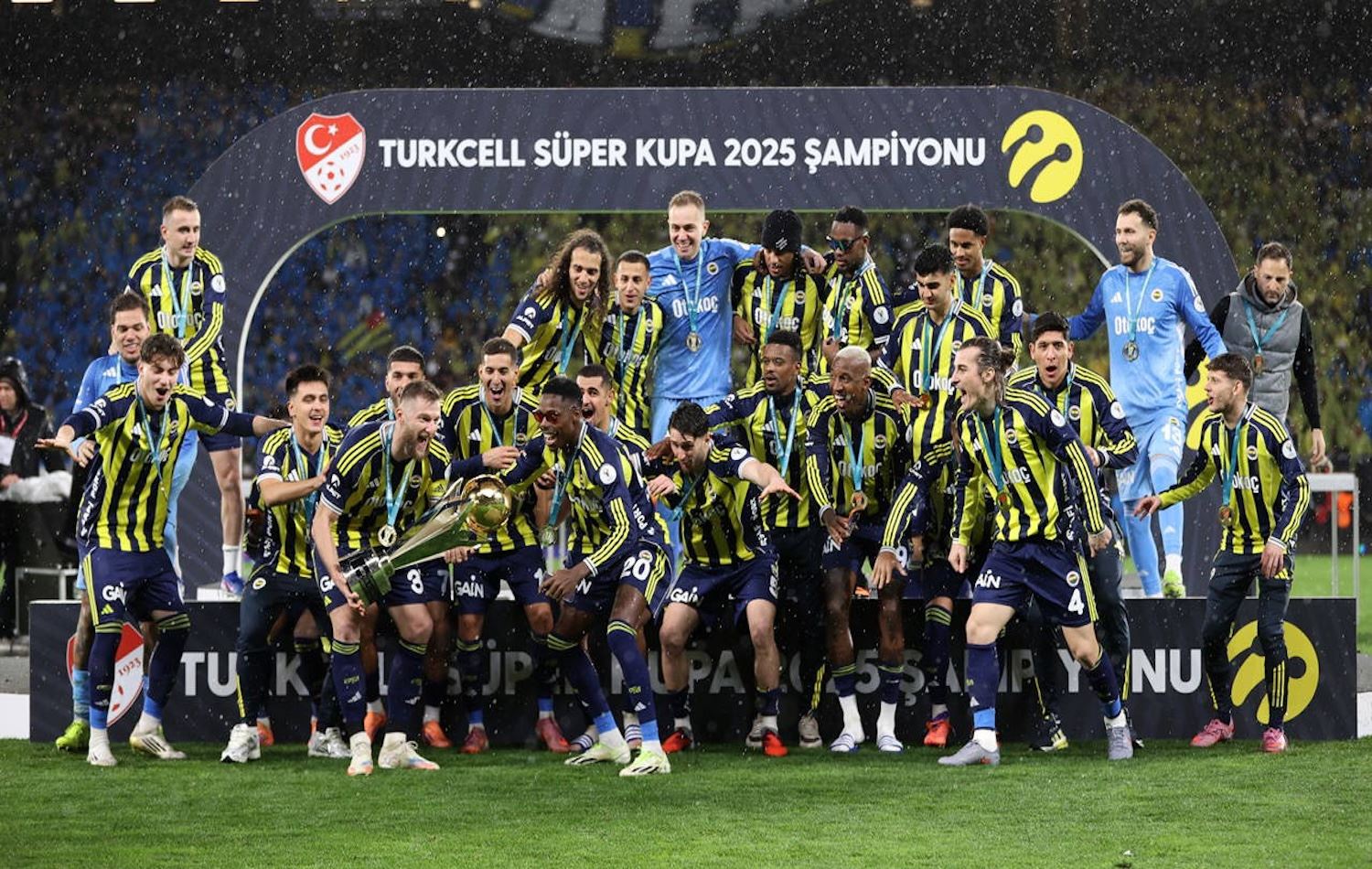 Galatasaray, Fenerbahçe'nin şampiyon olduğu maçtan sonra düzenlenen serenomiye katılmamıştı / Fotoğraf: AA 