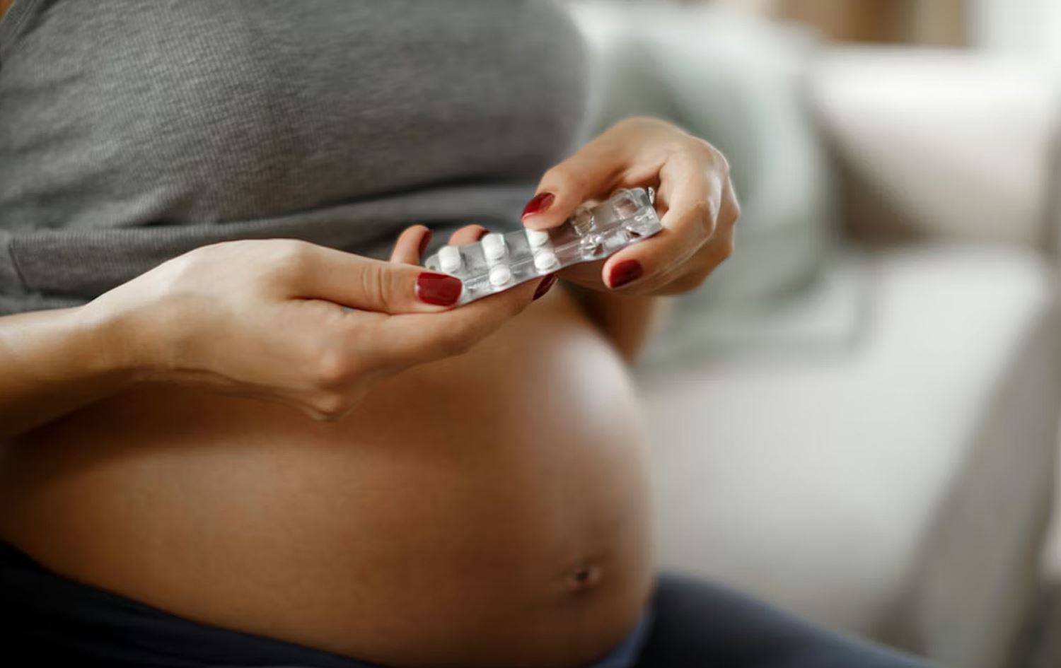 دووگیانی و حەب.