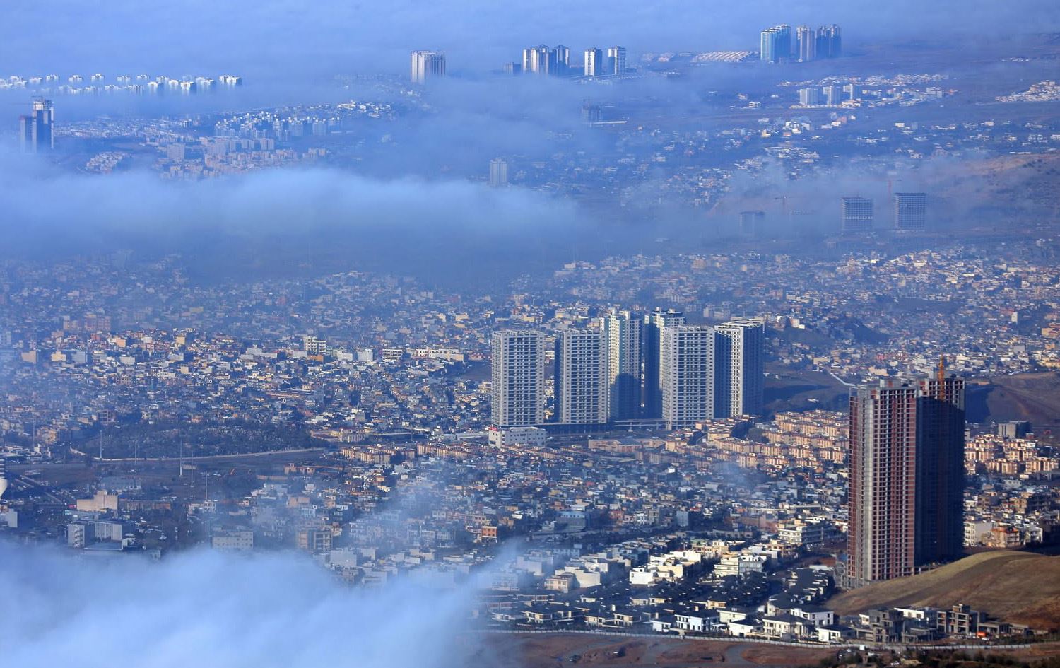 دیمەنێکی سلێمانی. تەم دایپۆشیوە