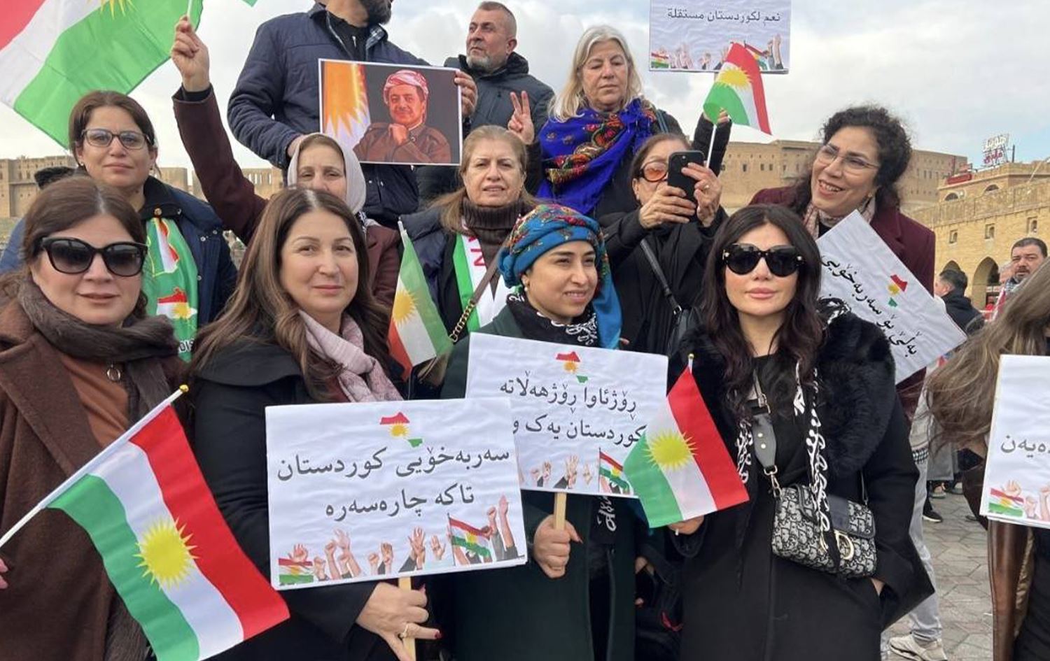 عضوات في منظمة (إيما) في تظاهرة اليوم الثلاثاء في اربيل