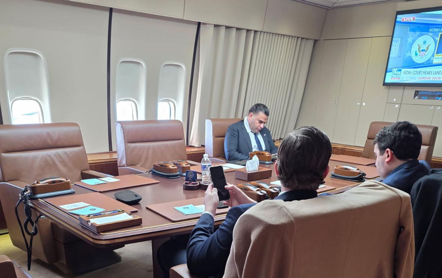 سافايا خلال حضوره اجتماعاً