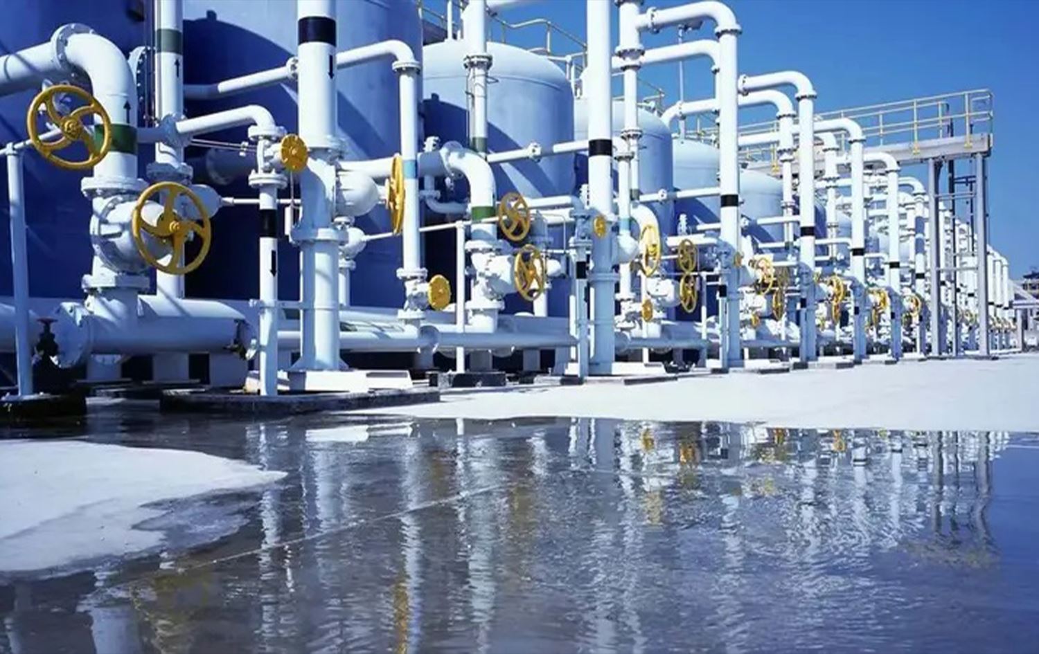 إحدى محطات تحلية المياه