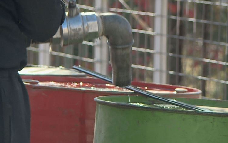 مادة النفط الأبيض تعبأ في البراميل