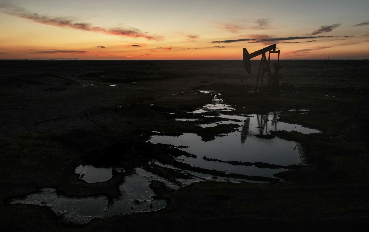 Suriye, DSG’den aldığı petrol sahalarında sevkiyata başladı   