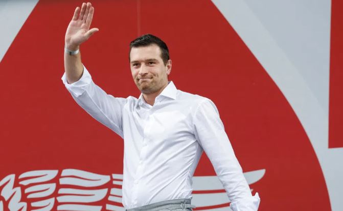 سەرۆکی پارتێکی ئۆپۆزسیۆنی فەرەنسا: داعشەکانی نێو زیندانەکانی سووریا دەیانەوێت بگەنە ئەورووپا