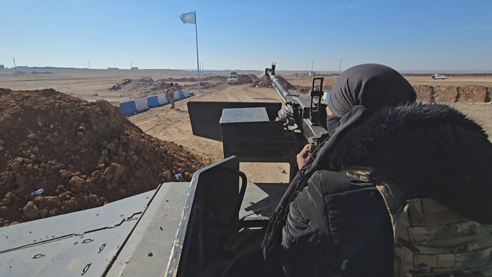 مقاتل من قوات سوريا الديمقراطية على خط التماس- رووداو