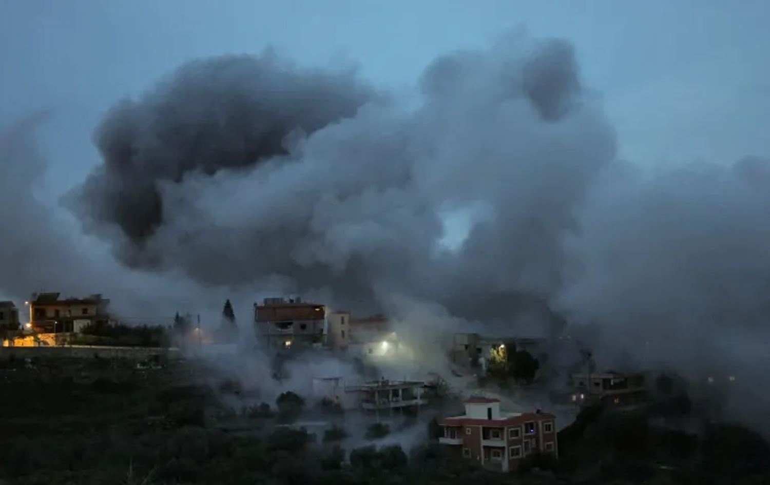 دیمەنی بۆردوومانێکی ئیسرائیل بۆسەر لوبنان. وێنە: ئەرشیڤ