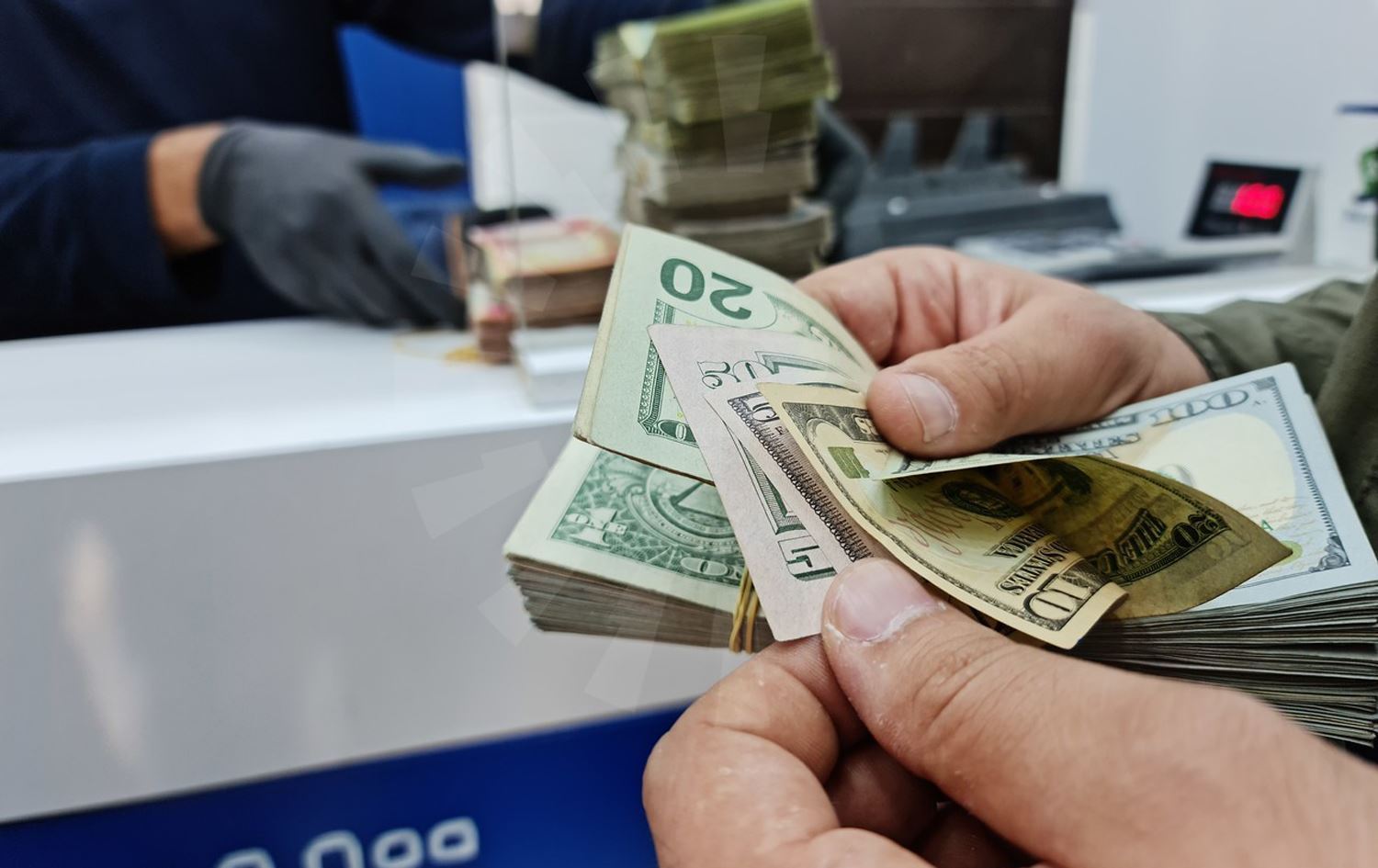 تخطى الـ150 ألف.. قفزة جديدة بأسعار الدولار في العراق