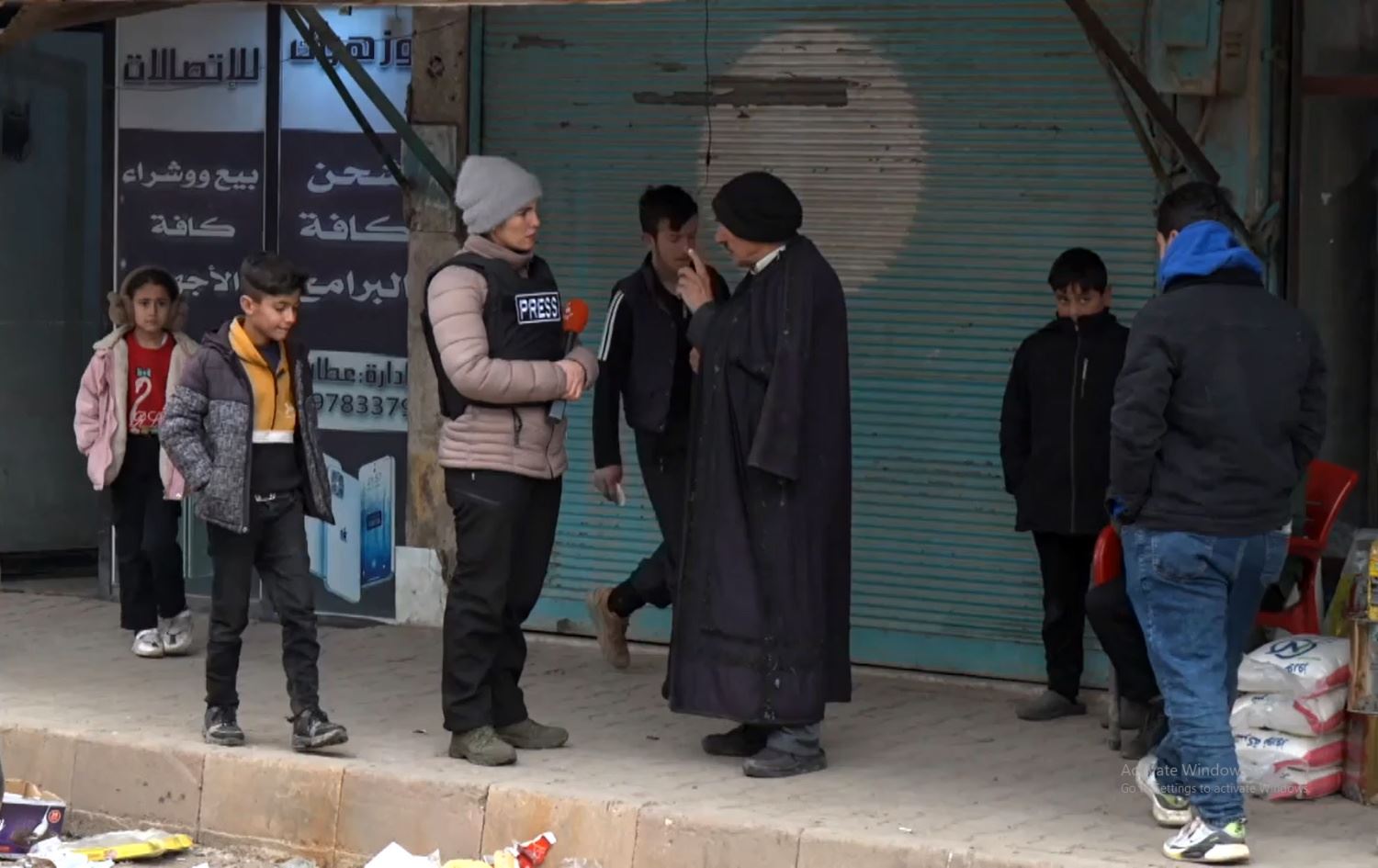 مراسلة رووداو أثناء حديثها مع مواطن في جل آغا (الجوادية)