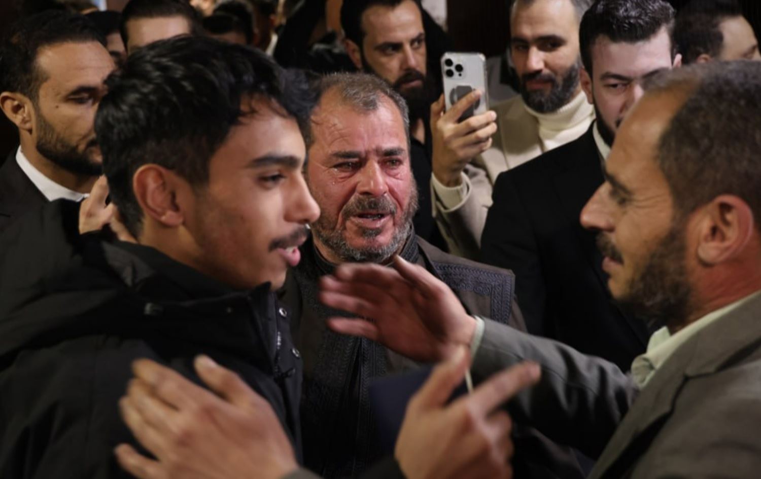 کاتی گەیشتنی ئەو گەنجە بە سووریا و پێشوازیکردنی