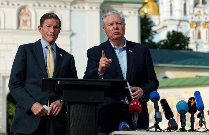 السيناتوران ليندسي غراهام وريتشارد بلومنتال 