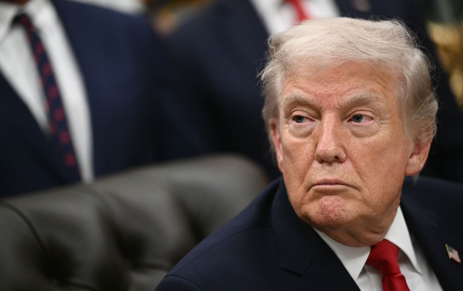 ترمب يعلن عن رغبته في تجنب العمل العسكري ويفتح باب المفاوضات مع إيران