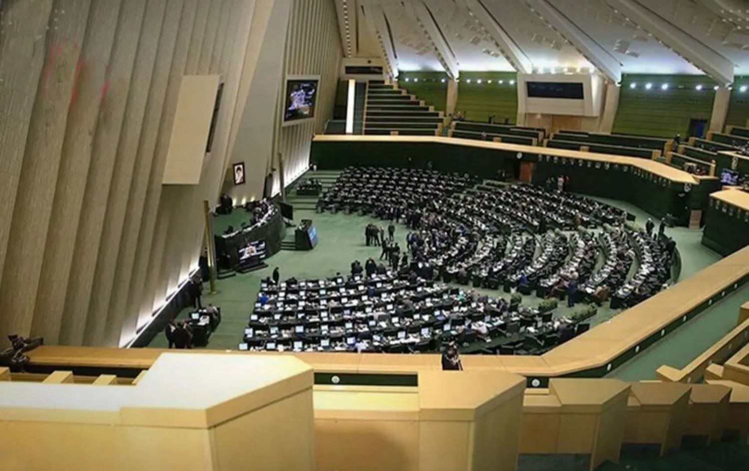 إيران تصنّف الجيوش الأوروبية منظمات "إرهابية" 