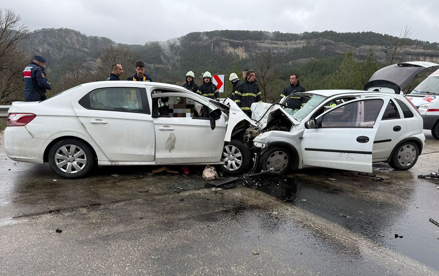 Kaza yerinden kare - AA