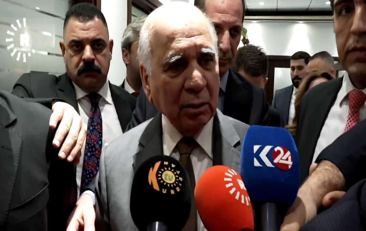 وزير الخارجية فؤاد حسين