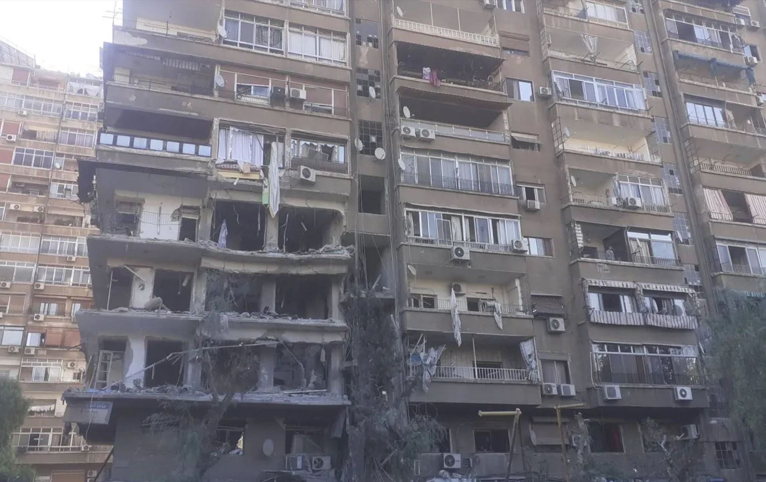 مبنى في حي المزة السوري - أرشيفية