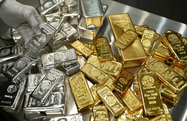 زێر و زیو: Reuters