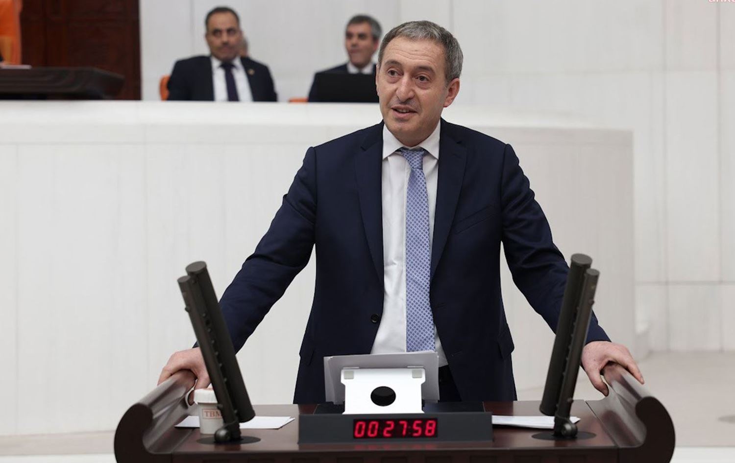 دەم پارتی: پێویستە هەنگاوی یاسایی بنرێن و دان بە مافەکانی کورد دا بنرێ