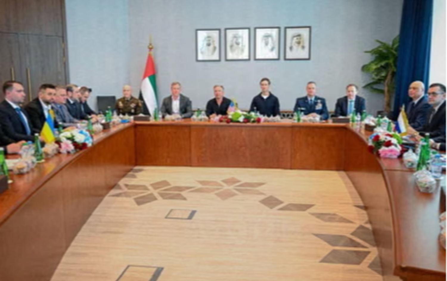 کۆبوونەوەی سێلایەنەی ئەمریکا، رووسیا و ئۆکراینا لە ئەبوزەبی.