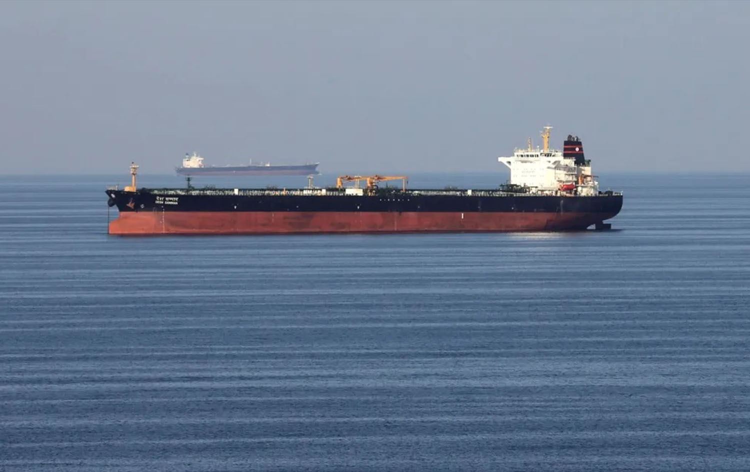 الحرس الثوري الإيراني يحتجز ناقلتي نفط في الخليج