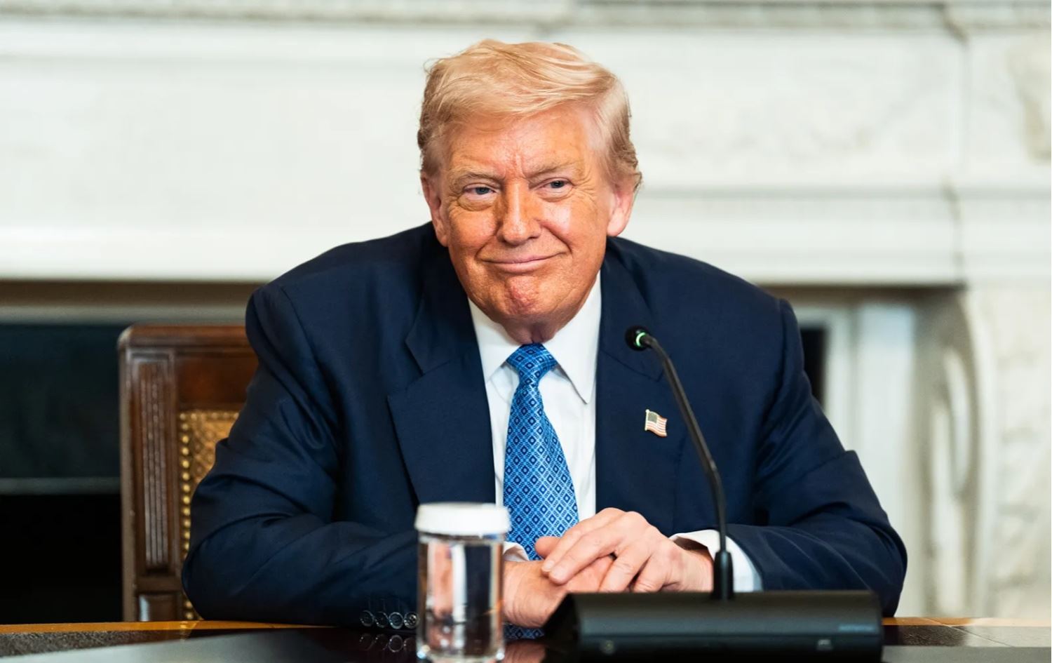 ترەمپ پێناسی گومرگی بەسەر هاوبەشە بازرگانییەکانی ئێران دا دەسەپێنێ