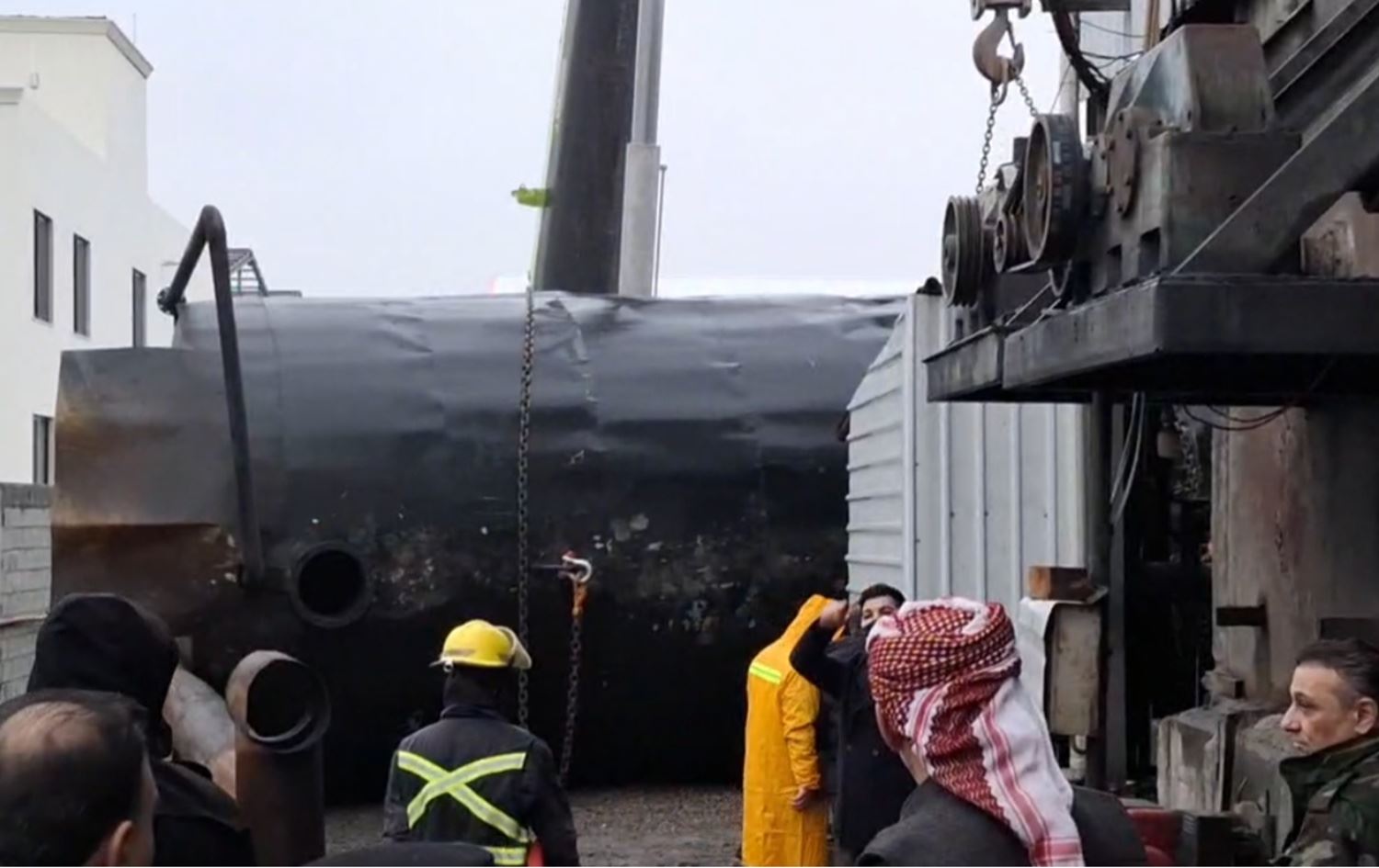 تانکەرەکە دوای تەقینەوەی.